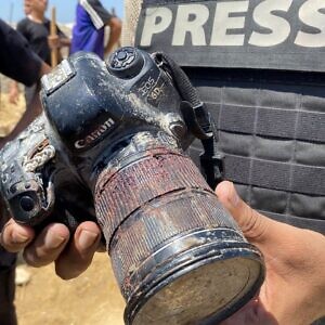 Al menos 20 muertos, entre ellos 5 periodistas, en un doble ataque de Israel contra un hospital en Gaza