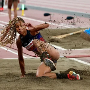 Yulimar Rojas supera lesión y logra medalla de bronce en el Mundial de Atletismo de Tokio