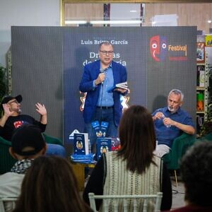 Libro “Dramas de la Patria” de Luis Britto García fue presentado en el Festival de Teatro Venezolano