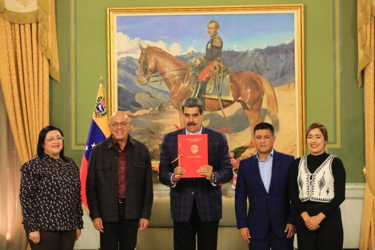 Presidente Maduro ordena activar Comandos de Defensa Integral tras promulgar nueva ley