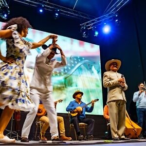 Realizaron concierto Por Aquí Pasó: Un canto por la Paz en el cierre de la 16ª Feria del Libro de Caracas