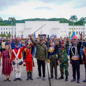 Maduro lideró acto por Bicentenario de la entrega de la Espada del Perú al Libertador: no es tiempo de fallar ante las amenazas