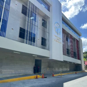 Inauguran nuevo edificio de emergencias del Hospital Domingo Luciani de El Llanito
