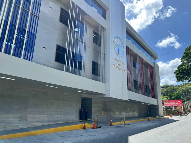 Inauguran nuevo edificio de emergencias del Hospital Domingo Luciani de El Llanito