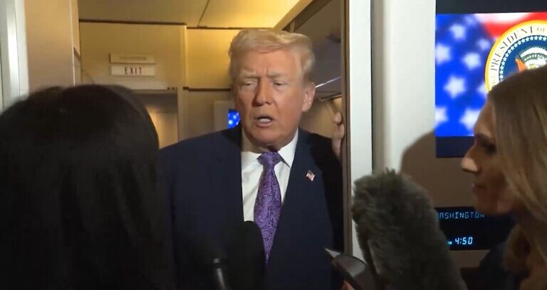 Trump confirma diálogo telefónico con el presidente Maduro