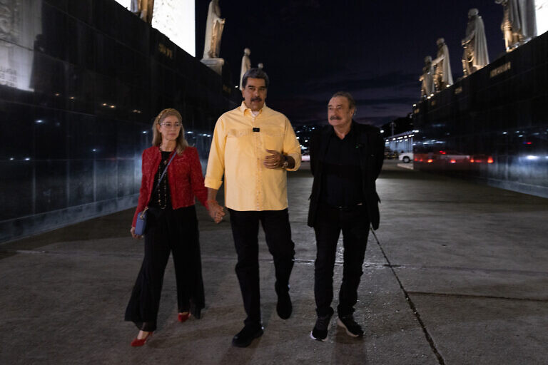 Presidente Maduro entrevistado por Ignacio Ramonet: Estados Unidos debe dedicarse a la vocación pacifista y no a la amenaza militar