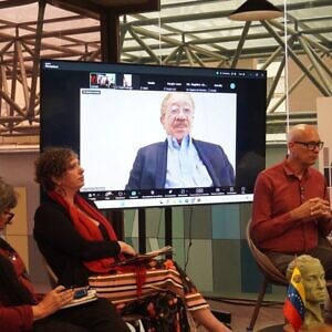 Foro “Bombas invisibles” en el Celarg abrió reflexión sobre la guerra cognitiva contra Venezuela