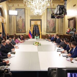 Delcy Rodríguez recibió notificación de nueva Junta Directiva de la AN: Habrá 8 nuevos códigos legales y diversificación de la economía
