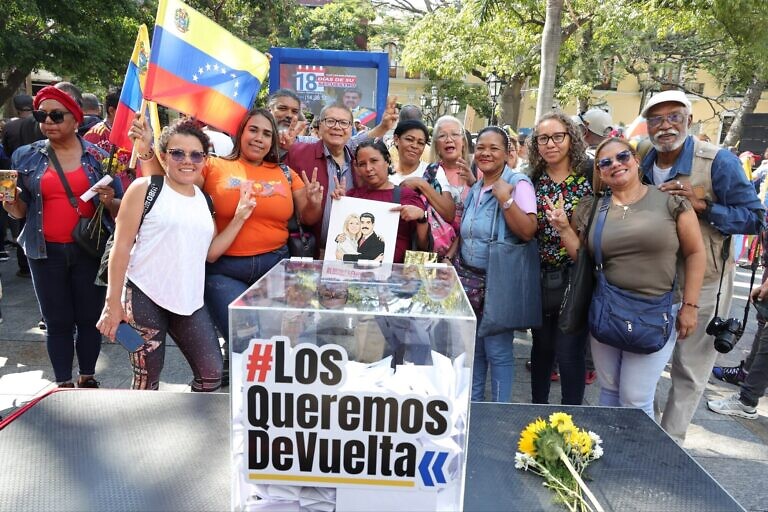 Tribuna Poética de MinCultura apoya al presidente Nicolás Maduro y primera dama Cilia Flores (+Fotos)