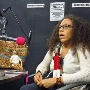 Yelitza López: La muñeca de trapo como puente educativo y herramienta de memoria histórica