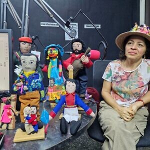 La muñeca de trapo es un juguete que nos lleva a nuestros ancestros: Lérida Ortega reivindica el oficio sanador y pedagógico de la muñequería tradicional