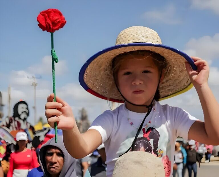 Marcha de los Claveles se realizará el lunes hasta la Plaza Bolívar 🗓