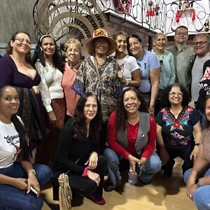 25 muñequeras participan en la exposición “El Arte de la Ternura” en la Tienda Red de Arte del Teatro Teresa Carreño