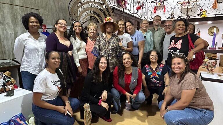 25 muñequeras participan en la exposición “El Arte de la Ternura” en la Tienda Red de Arte del Teatro Teresa Carreño