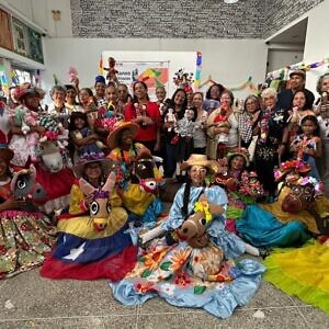 En Caracas muñequeras y muñequeros celebraron su día