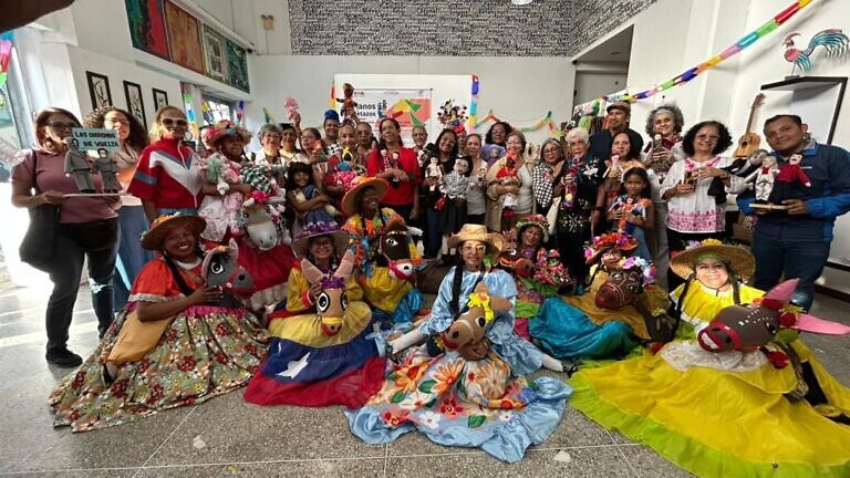 En Caracas muñequeras y muñequeros celebraron su día