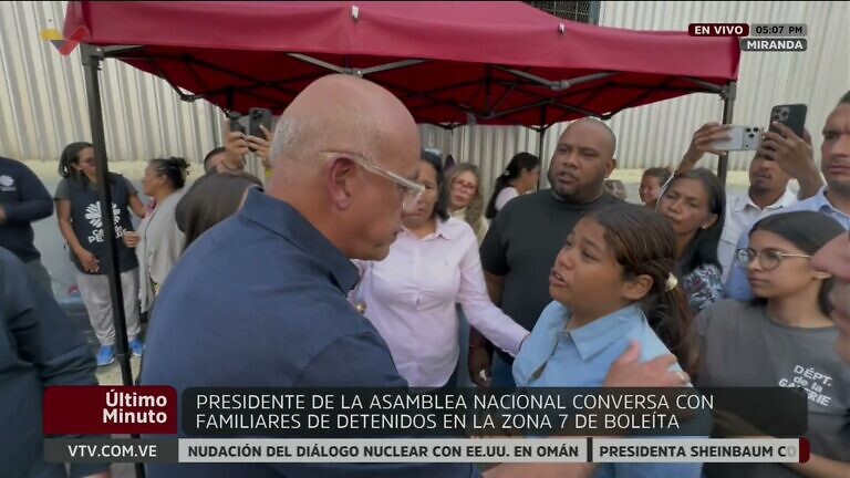 Jorge Rodríguez se reunió con familiares de detenidos en la Zona 7 de la PNB en Boleíta