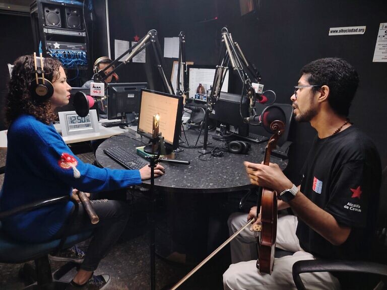 “La música debe dar un giro y estar al servicio de la sociedad”: Caracas estrena el programa Música Inteligente para formar niños compositores con IA