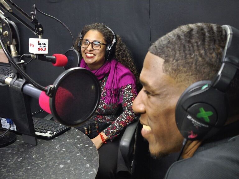 Lizzie Marú, Sandino y el Proyecto Colibrí del Chiquero: Una fusión de raíces y melancolía que alegraron la Casa de la Cultura Ali Primera