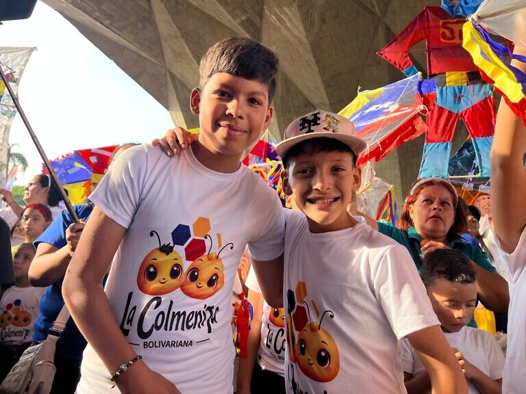 El cielo caraqueño se colmó de color y alegría con el 5to Festival de Papagayo