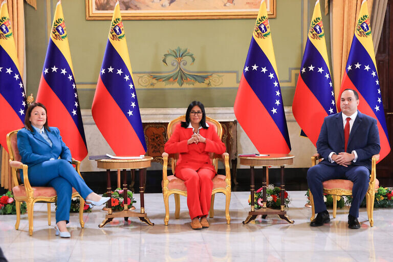 Delcy Rodríguez lideró la firma de un Memorándum de Entendimiento con la empresa británica BP