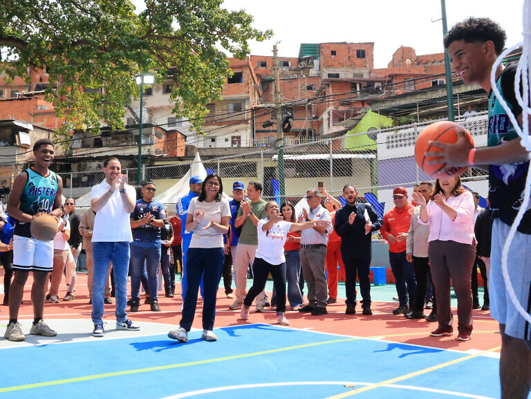 Delcy Rodríguez: ¡Vamos todos unidos a pedir que cesen las sanciones contra Venezuela!