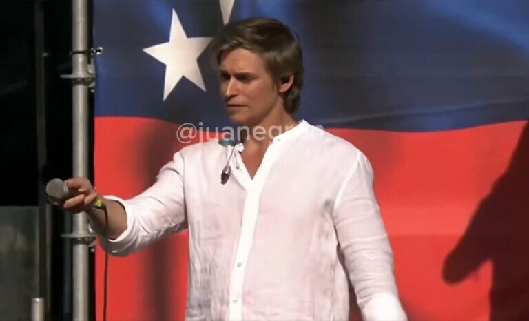 Repudian frase racista “¡Fuera la mona!” contra Delcy Rodríguez, emitida en un acto de María Corina Machado en Madrid