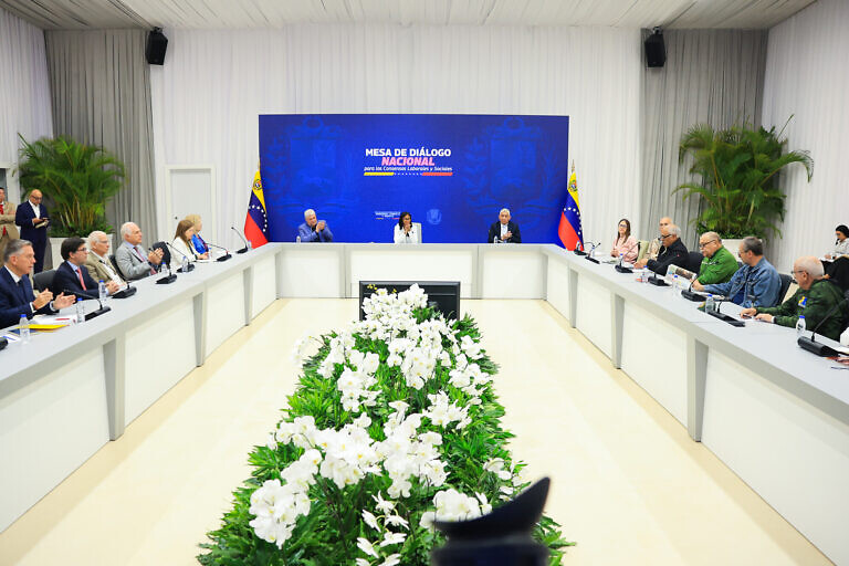 Delcy Rodríguez instaló mesa de diálogo para consensos laborales y sociales