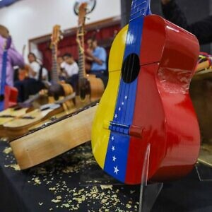 Venezuela celebra el Día Nacional del Cuatro como bandera de soberanía