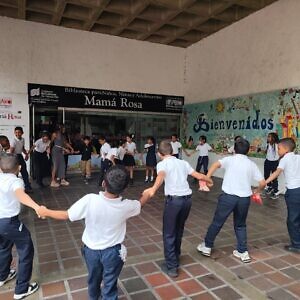 Cenal inaugurará exposición “Postales Lectoras” este 22 de abril para celebrar el Día del Libro y el Idioma