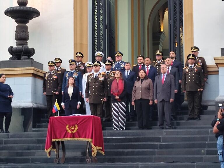 Conmemoraron los 216 años del 19 de Abril de 1810 con acto solemne en el Panteón Nacional