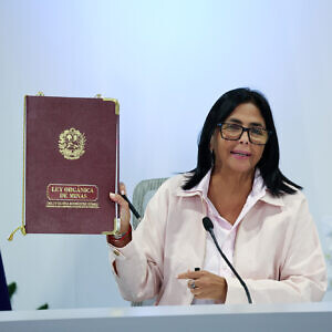 Delcy Rodríguez promulga Ley Orgánica de Minas y anuncia reincorporación de Venezuela al FMI