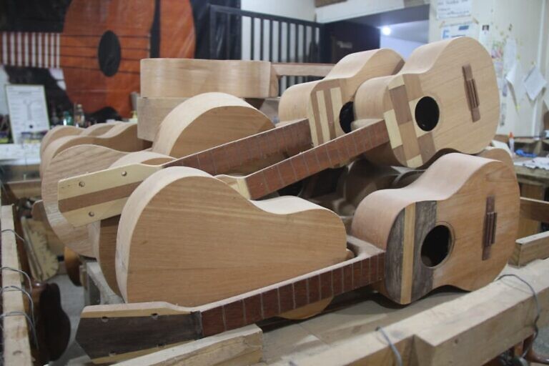 Red de Arte realizará conversatorio “Artesanos del sonidos y las maderas patriotas” con luthiers este viernes 🗓