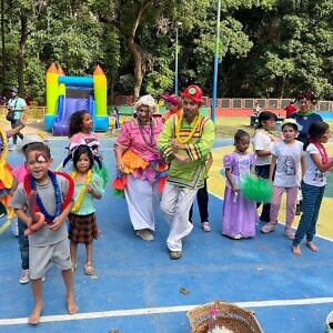 “Cuentos con corazón de arepa” emprende un viaje por la identidad venezolana en el Teatro San Martín