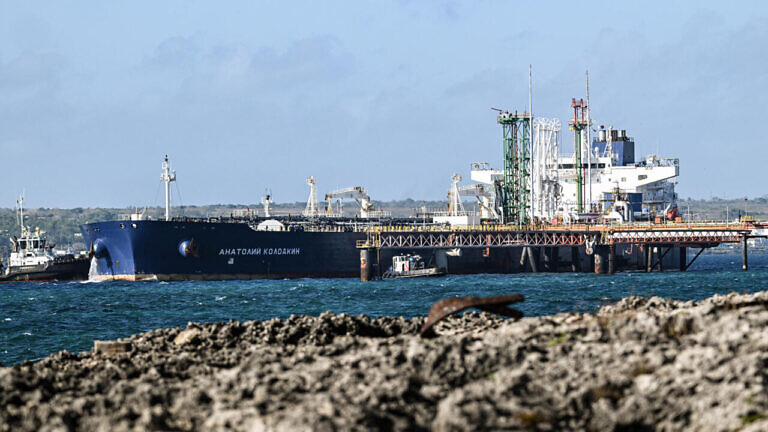 Rusia enviará segundo buque con petróleo a Cuba