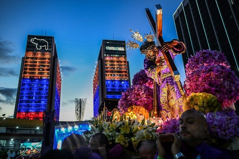 Miles de devotos acompañaron al Nazareno de San Pablo por las calles de Caracas (+Fotos)