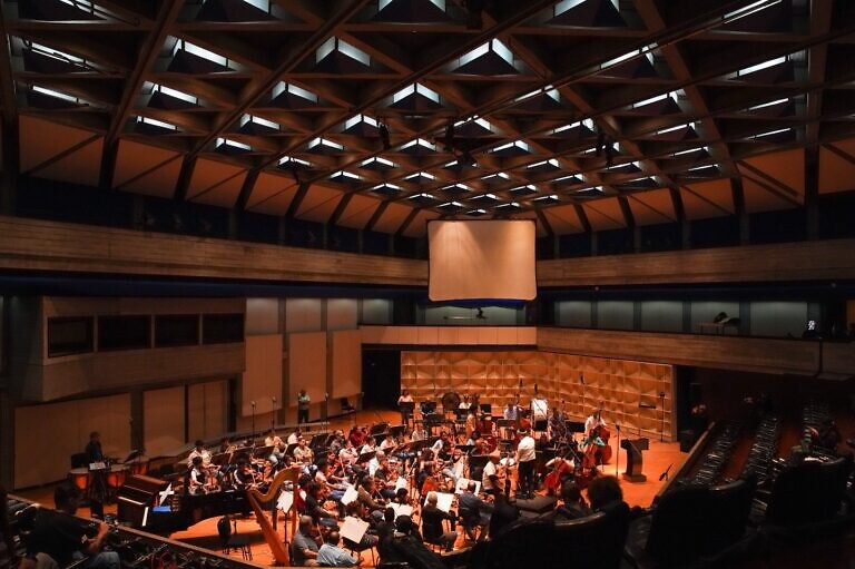 Orquesta Filarmónica Nacional rinde homenaje a Antonio Lauro 🗓