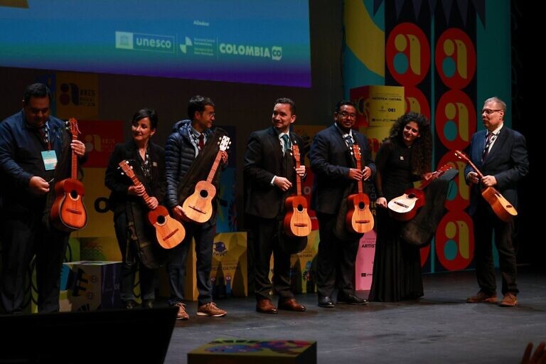 El cuatro venezolano resonó en el segundo día del Congreso Iberoamericano “Artes para la Paz” en Bogotá