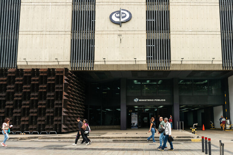 Detenidos cinco policías tras denuncia de allanamiento y extorsión en local LGBTI+ venezolano