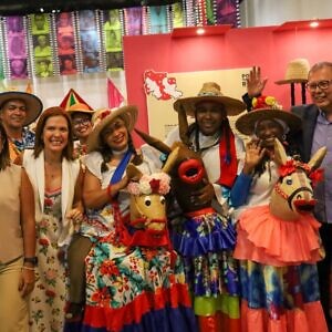 Muestra “Portadores: memoria de un pueblo” exalta la riqueza de la cultura tradicional carabobeña