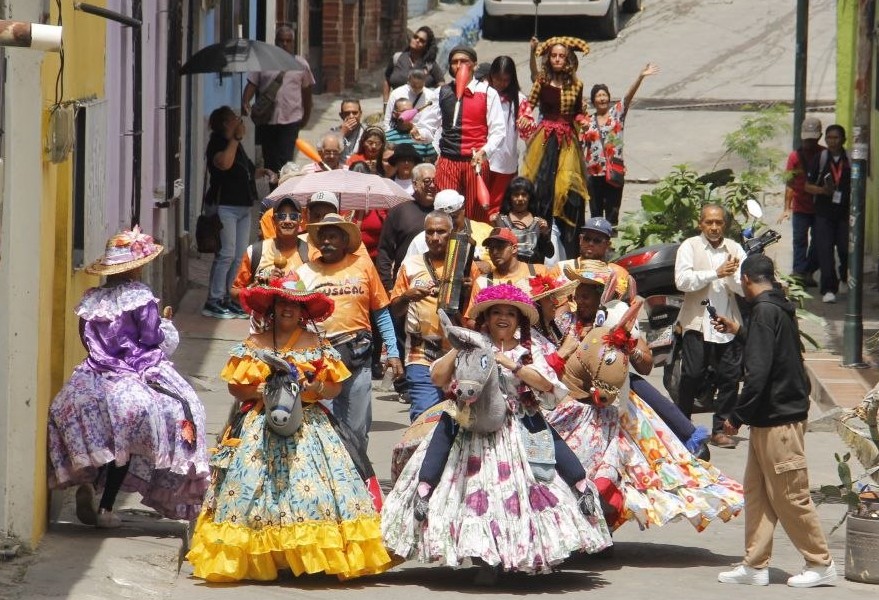 Parroquia San Juan festejó 106 años del nacimiento de Aquiles Nazoa con música, teatro y tradición