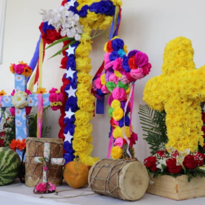 Caracas se viste de tradición: Gran Velorio de la Cruz de Mayo en el Centro Simón Bolívar
