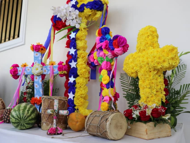 Caracas se viste de tradición: Gran Velorio de la Cruz de Mayo en el Centro Simón Bolívar 🗓