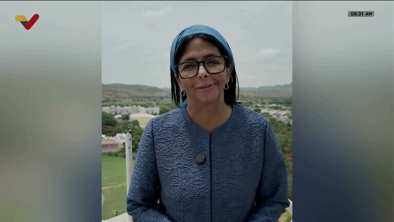 Delcy Rodríguez culminó visita a la India