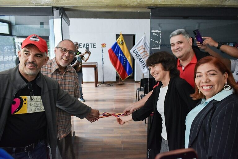 Muestra expositiva en la Unearte ofrece recorrido por la vida y obra de Modesta Bor