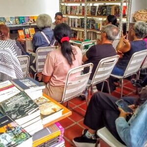 Rindieron homenaje a Federico García Lorca en Librerías del Sur de San Felipe con recital de poesía