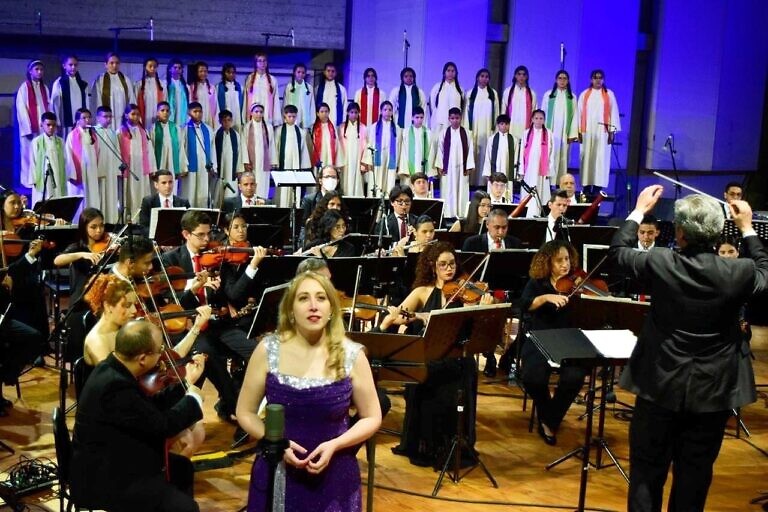 Estrenan la cantata “Jugando a la sombra de una plaza vieja” en homenaje al natalicio de Modesta Bor