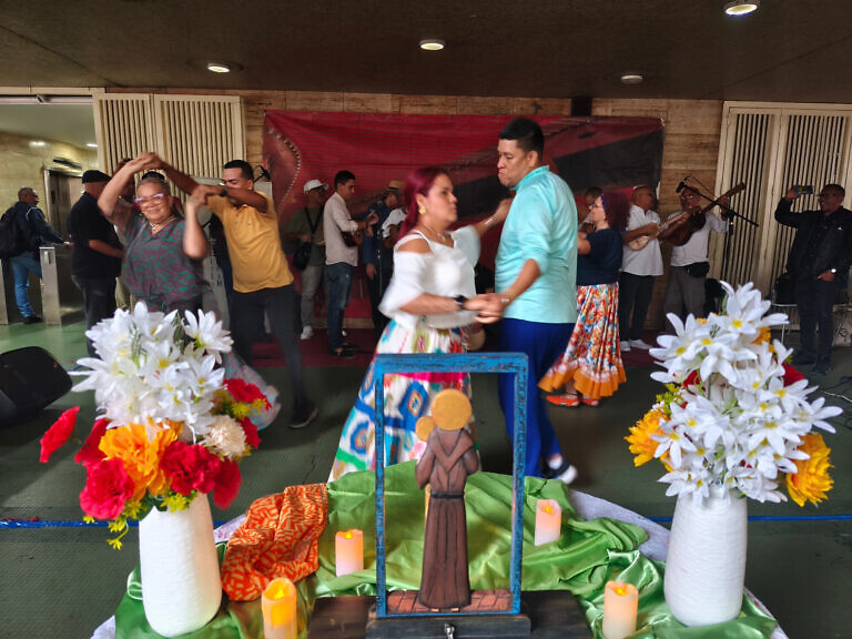 El tamunangue brilló en el Centro Simón Bolívar