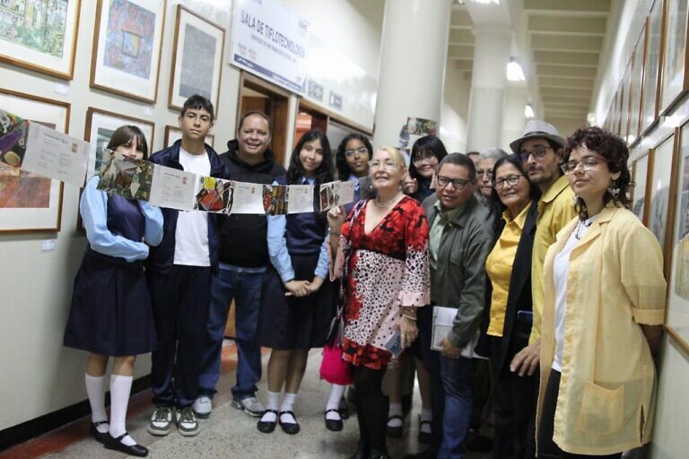 Inauguraron en Mérida la exposición “Postales Lectoras”