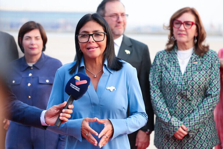 Presidenta encargada Delcy Rodríguez inicia visita clave a la India para redefinir alianzas energéticas